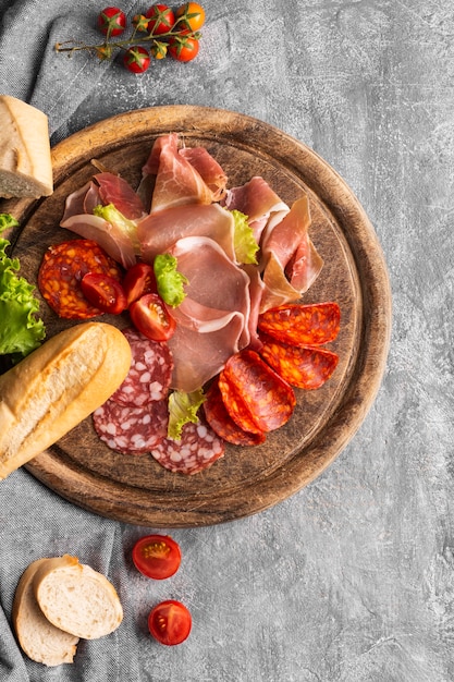 Foto gratuita lay flat del concepto de carne fresca