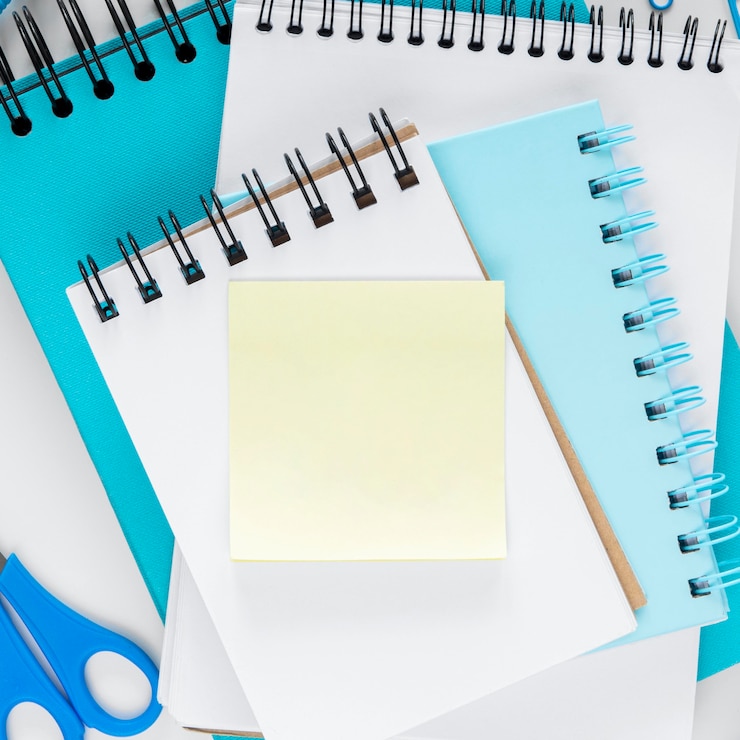 Foto gratuito lay flat del concepto de lunes azul con espacio de copia