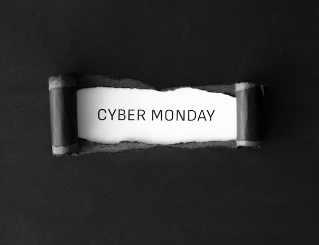 Lay Flat de Cyber Monday con papel rasgado