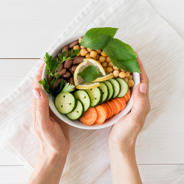 Foto gratuita lay flat del delicioso concepto de comida sana