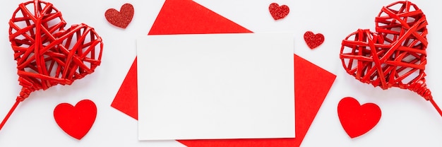 Lay Flat de papel y corazones para el día de San Valentín