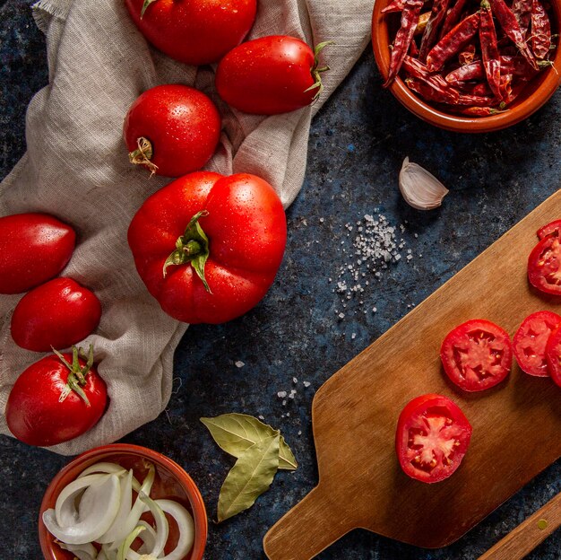 Lay Flat de tomates con chile y cebolla