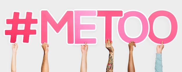 Letras rosas formando la palabra #metoo