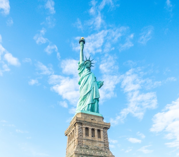 la libertad york dama corona nadie