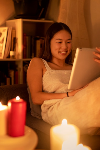 Libro de lectura para adultos en casa