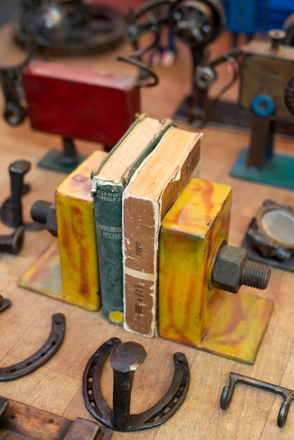 Libros antiguos en el mercado de segunda mano