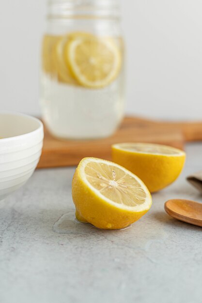 Limones y agua