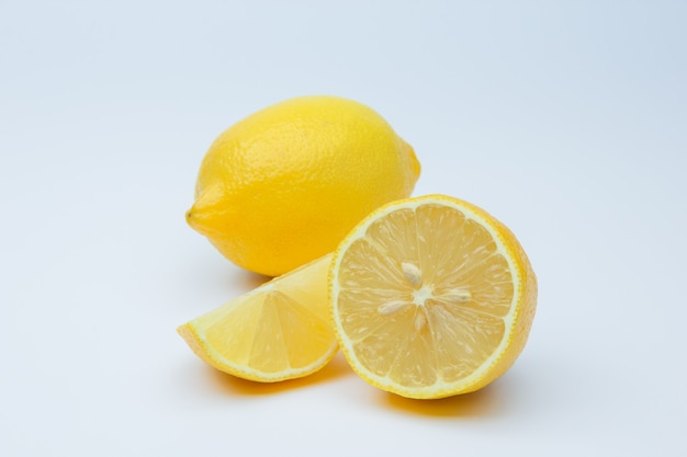 Limones frescos maduros