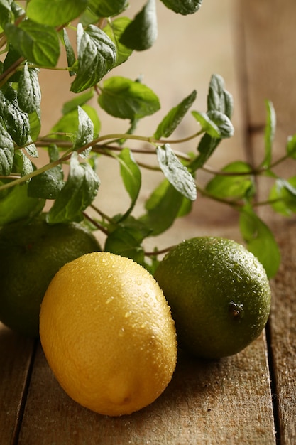 Foto gratuita limones frescos