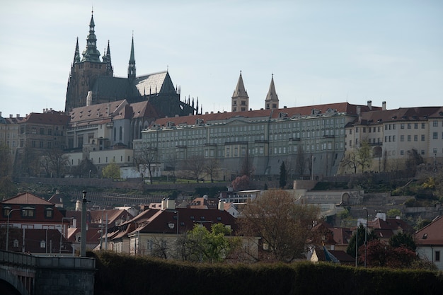 Foto gratuita limpie las calles de la ciudad de praga