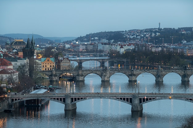 Foto gratuita limpie las calles de la ciudad de praga