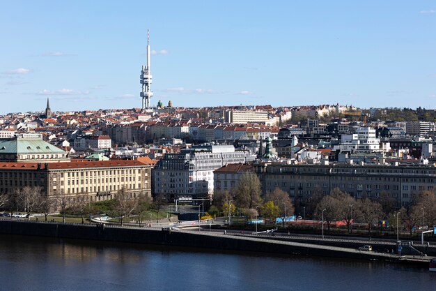Limpie las calles de la ciudad de Praga