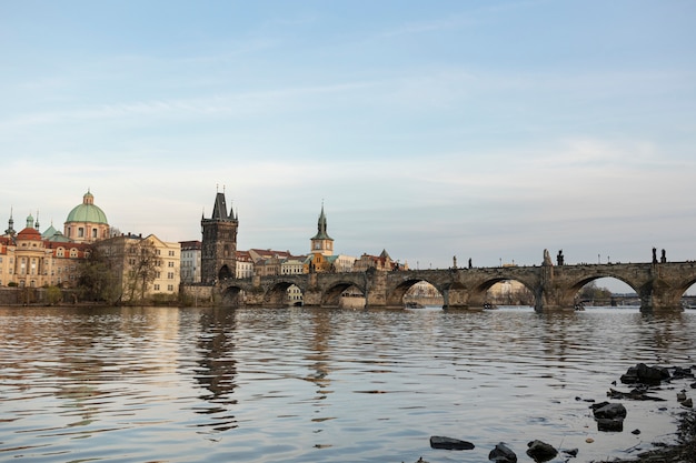 Foto gratuita limpie las calles de la ciudad de praga