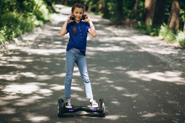 Linda chica en segway