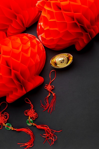 Linternas y colgantes para año nuevo chino