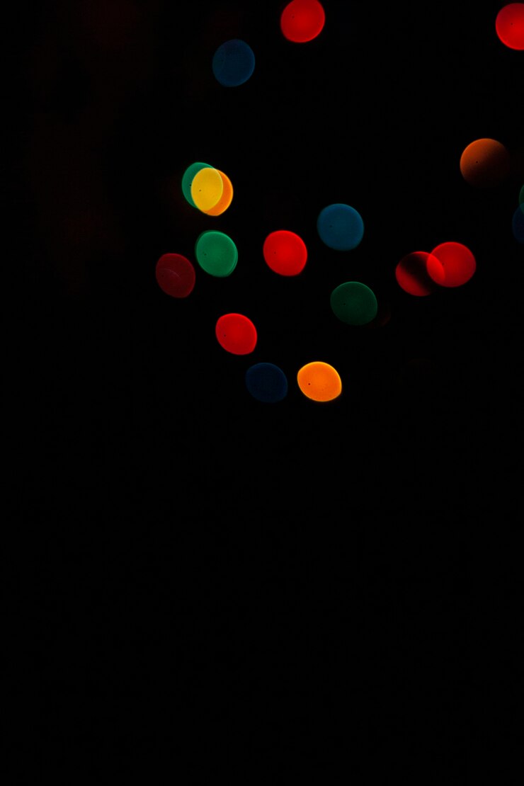 Foto gratuito luces brillantes en negro