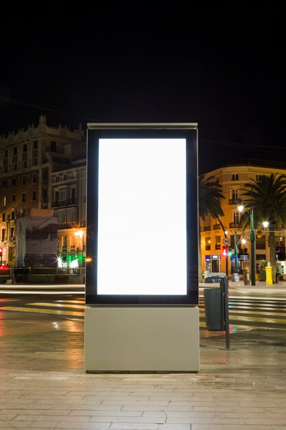 Luces de la ciudad de noche