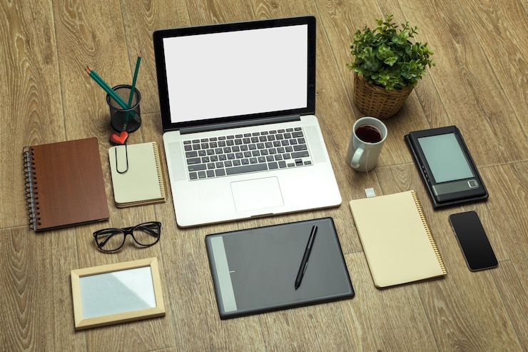 Foto gratuito lugar de trabajo del primer plano del diseñador