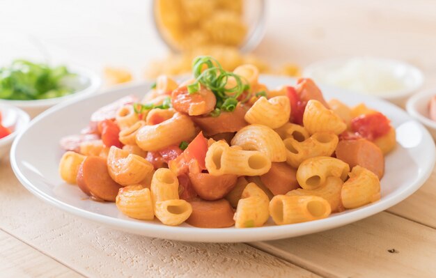 macarrones con salchicha