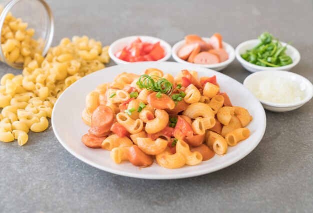 macarrones con salchicha