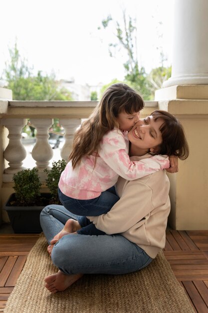 Madre e hija de tiro completo