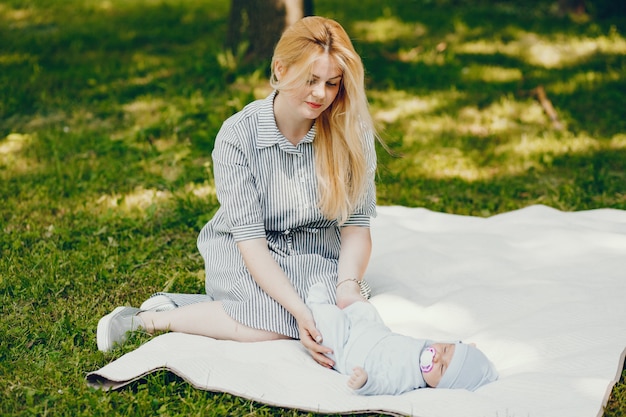 madre con hijo pequeño