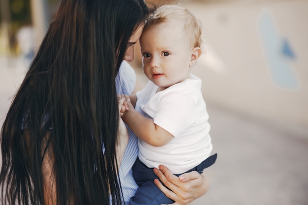 madre con hijo