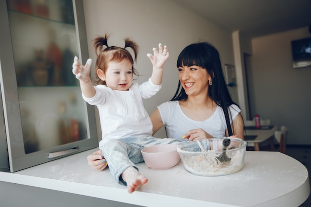 madre con linda hija