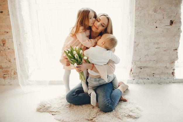 Madre con niño pequeño en hme