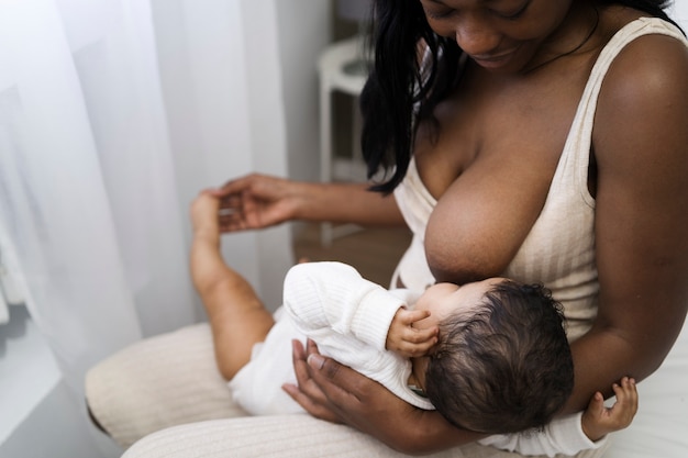 Madre pasando tiempo con su amado hijo