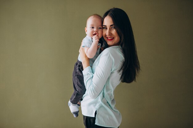 Madre con su hijo recién nacido