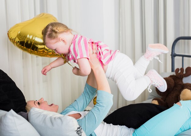 Madre vomitando hija