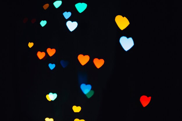 Manchas en forma de corazón de varios colores
