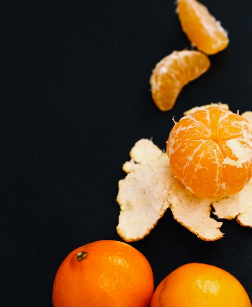 Mandarinas sobre la mesa