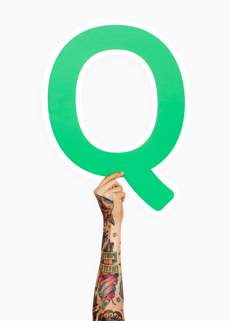 Foto gratuito mano sosteniendo la letra q
