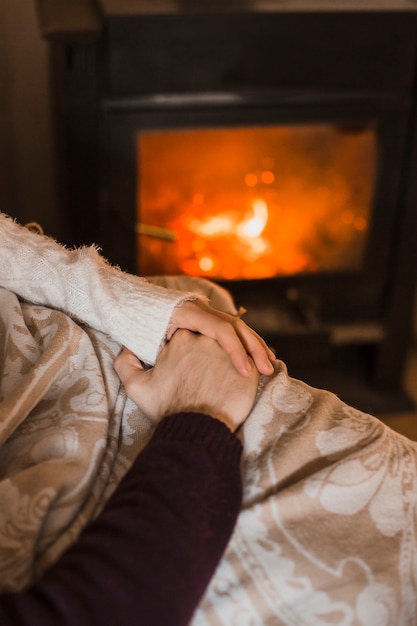 Foto gratuita manos de la pareja en el amor