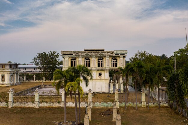 Mansión abandonada en Tailandia