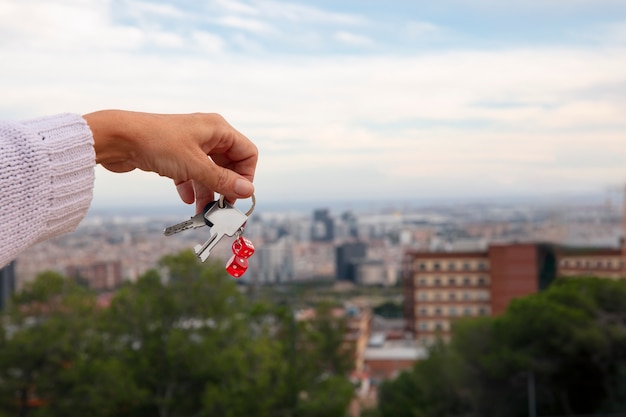 Mantener las llaves a mano al aire libre