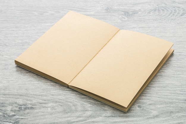 Maqueta de cuaderno en blanco