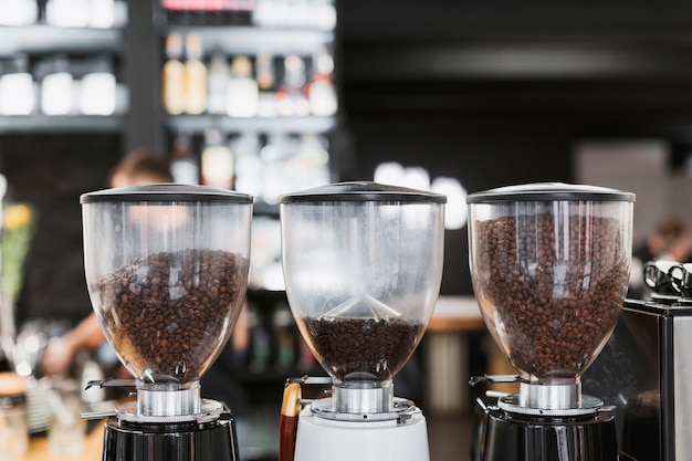 Máquina de café en el bar