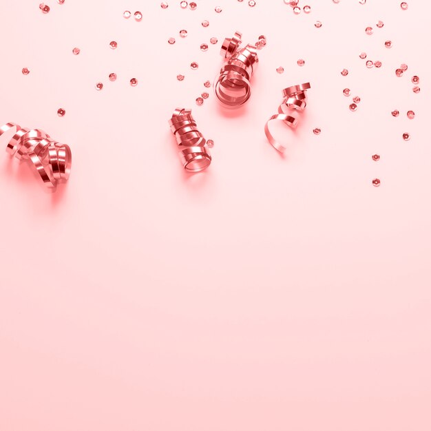Marco de confeti rosa con espacio de copia