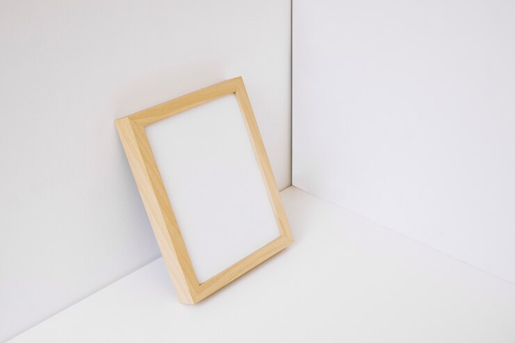 Foto gratuito marco de madera apoyado