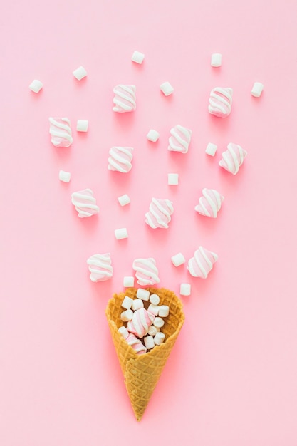 Marshmallow en waffle cone