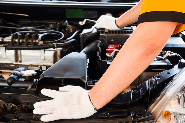 Foto gratuita mecánico, hombre, reparación, coche