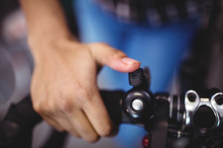 Foto gratuito mecánico sonar una campana de la bicicleta