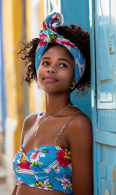 Mediano disparo hermosa mujer africana posando