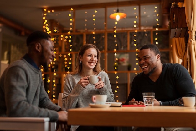 Mejores amigos disfrutando el tiempo juntos