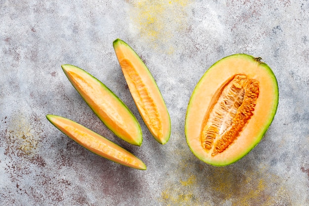 Foto gratuita melón cantalupo orgánico fresco.