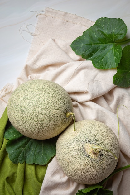 Foto gratuita melón japonés o melón, melón, fruta de temporada, concepto de salud.