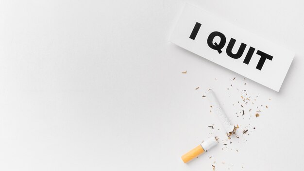Mensaje de dejar de fumar en el espacio de copia